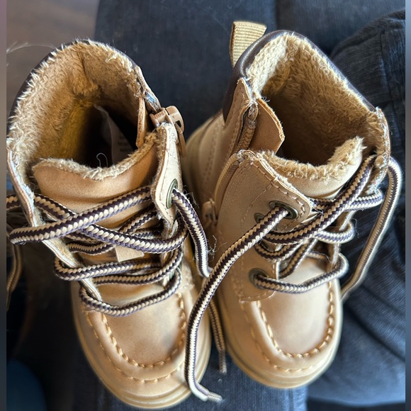 Size 4-5 Toddler Beige Lace Up Boots H&M - Picture 2 of 3